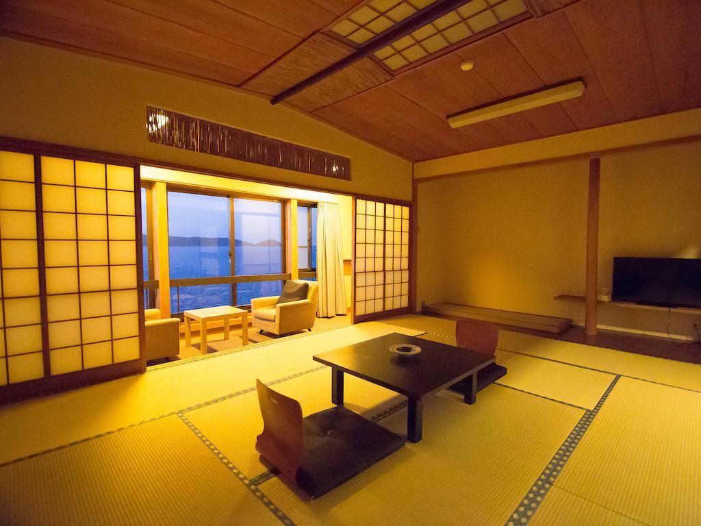 Hotel Wakayama Kada Onsen Kada Kaigetsu Pokój zdjęcie